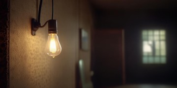 可以叫物业换灯泡吗？